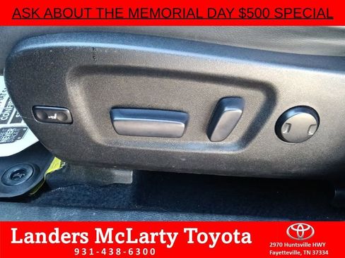 Used 2019 Toyota Highlander XLE AWD/4WD image 15