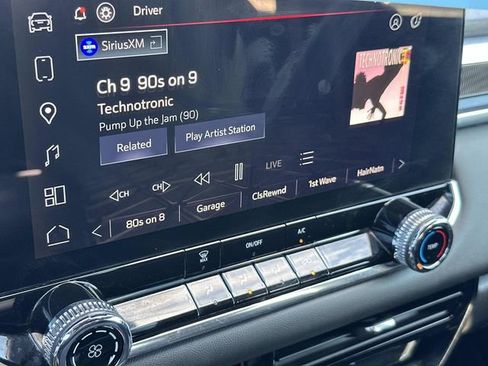 Used 2023 GMC Canyon Elevation image 24