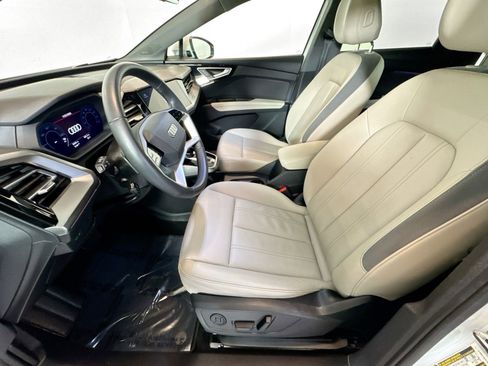 Used 2025 Audi Q4 e-tron Premium Plus image 19