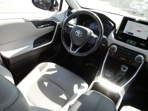 Certified 2023 Toyota RAV4 XLE Premium AWD/4WD image 9