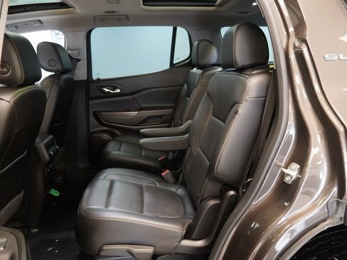 Used 2020 GMC Acadia SLT w/ Driver Alert Package II image 26