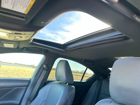 Used 2023 Lexus IS 350 F Sport w/ Memory Package image 21