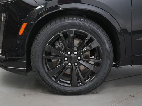 Used 2021 Cadillac XT6 Premium Luxury image 34