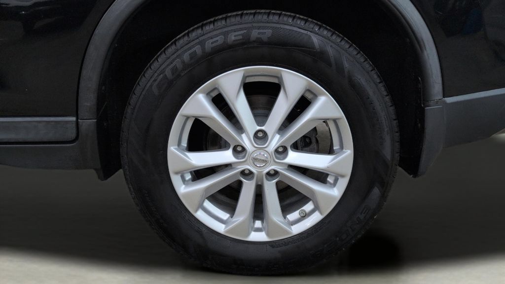 Used 2016 Nissan Rogue SV AWD/4WD image 28