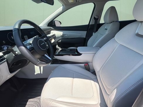 Used 2025 Hyundai Tucson Limited AWD/4WD image 19