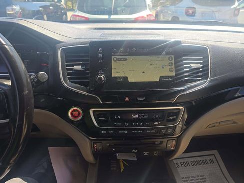 Used 2019 Honda Pilot Touring image 8