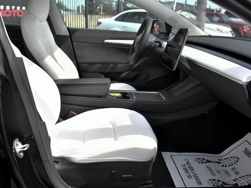 Used 2023 Tesla Model 3 Standard Range image 43