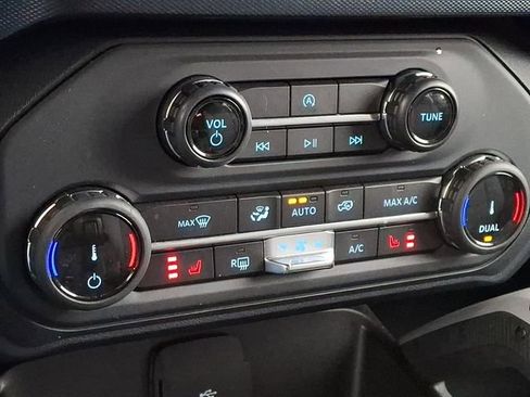 Used 2022 Ford Bronco Outer Banks AWD/4WD image 17