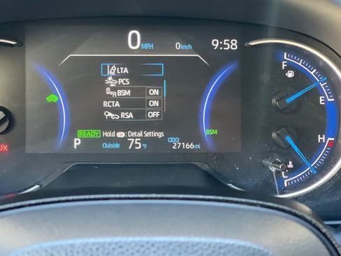 Used 2025 Toyota RAV4 XLE AWD/4WD image 33