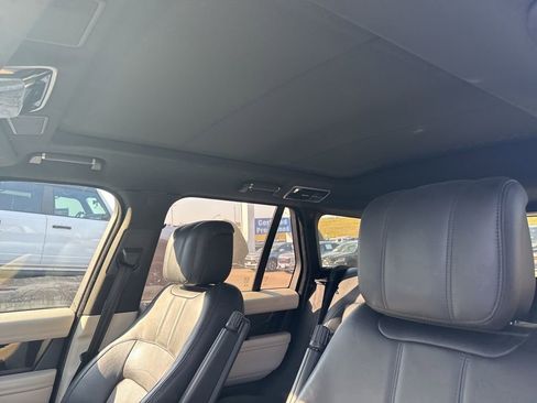 Used 2020 Land Rover Range Rover HSE image 12