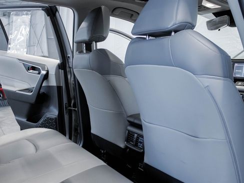 Used 2019 Toyota RAV4 XLE Premium w/ All Weather Liner Package image 34