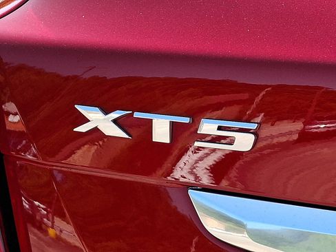 Used 2025 Cadillac XT5 Premium Luxury AWD/4WD image 30