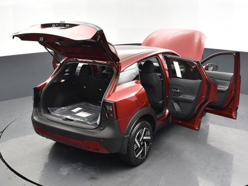 Used 2025 Nissan Kicks SV w/ Interior Electronics Package image 26