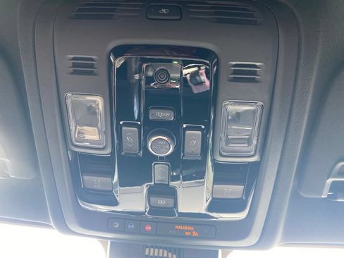 Used 2026 Chevrolet Suburban Premier AWD/4WD image 26