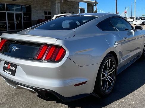 Used 2017 Ford Mustang Premium RWD image 5
