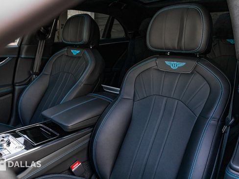 Used 2024 Bentley Flying Spur V8 image 24