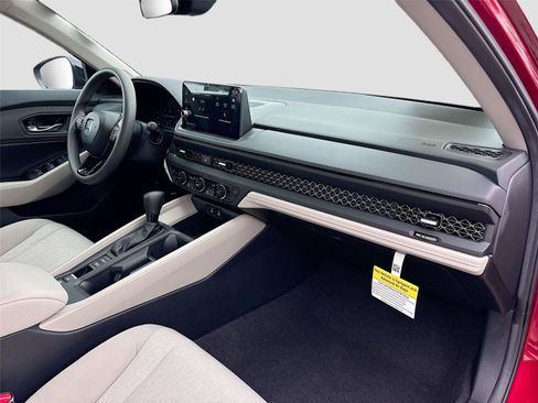 Certified 2026 Honda Accord SE image 33