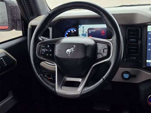 Used 2022 Ford Bronco Wildtrak image 9