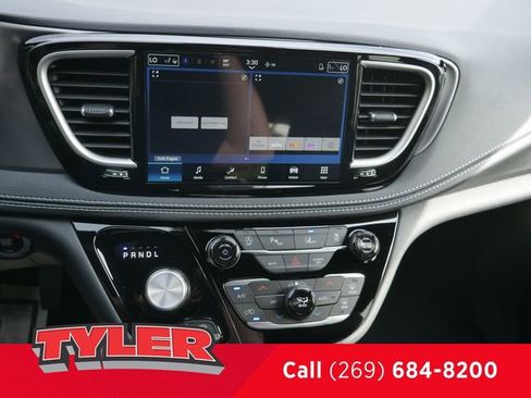 New 2026 Chrysler Pacifica Select image 51