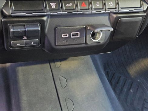 Used 2023 Chevrolet Silverado 2500 LT w/ Convenience Package image 27