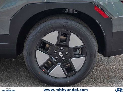 New 2026 Hyundai Santa Fe SE FWD image 11