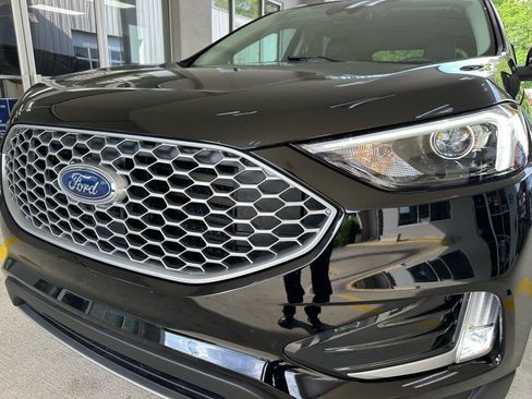 Certified 2023 Ford Edge SEL w/ Convenience Package image 2