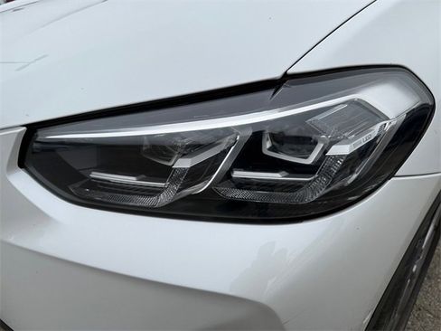 Used 2023 BMW X4 xDrive30i image 32
