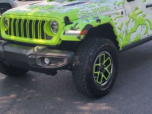Used 2024 Jeep Wrangler Unlimited Rubicon w/ Safety Group AWD/4WD image 9