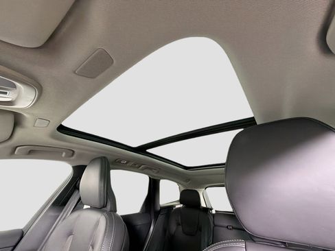 Certified 2023 Volvo XC60 B5 Ultimate AWD/4WD image 22