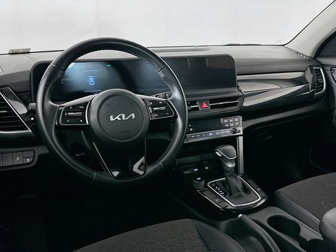 Used 2025 Kia Seltos S image 18