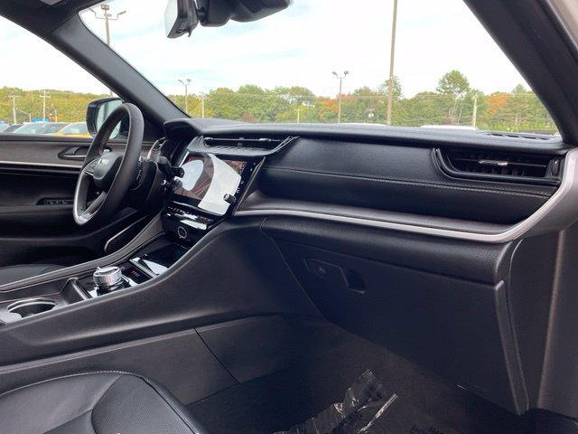 Used 2026 Jeep Grand Cherokee Limited AWD/4WD image 30