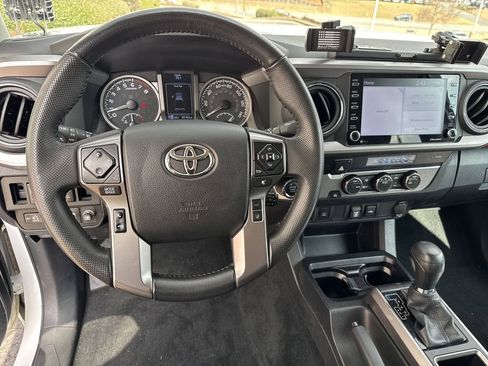 Used 2023 Toyota Tacoma SR5 w/ Technology Package image 19