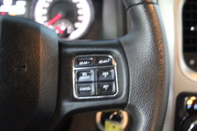 Used 2019 RAM 1500 Classic SLT AWD/4WD image 17