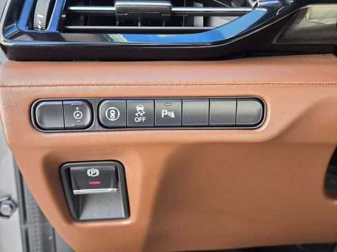 Certified 2023 Acura MDX SH-AWD w/ Technology Package image 24