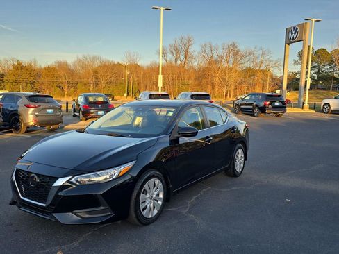 Used 2023 Nissan Sentra S image 3