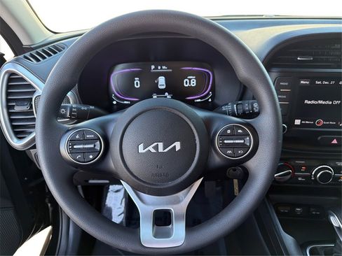 Used 2025 Kia Soul LX w/ LX Technology Package image 17
