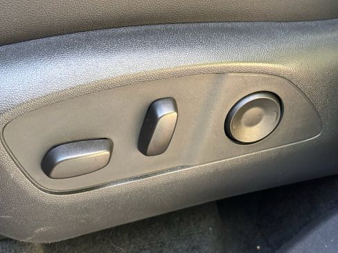 Used 2025 Chevrolet Traverse LT w/ Sun and Wheel Package FWD image 15