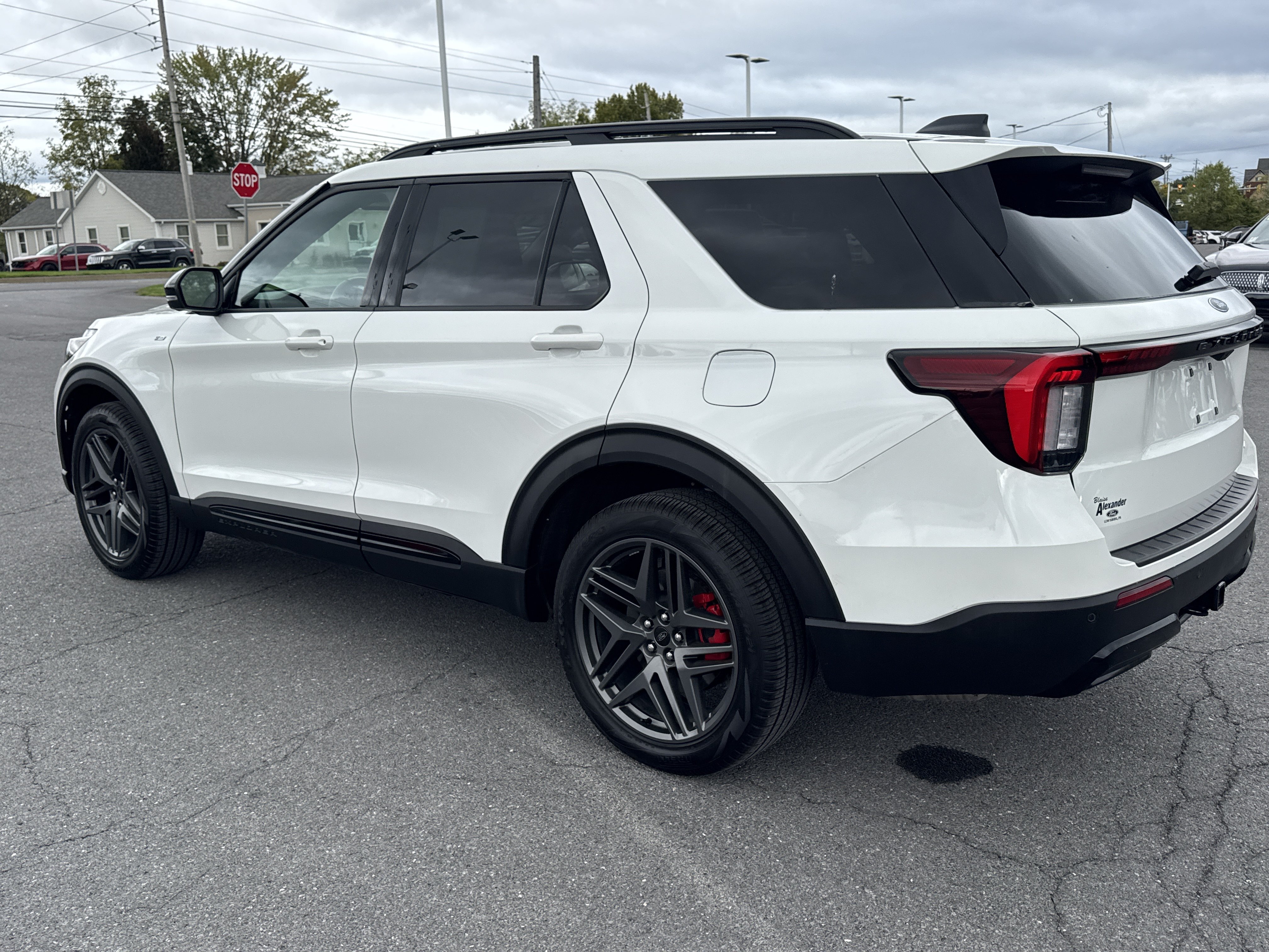 Used 2026 Ford Explorer ST-Line w/ ST-Line Street Pack AWD/4WD image 6