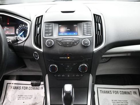 Used 2018 Ford Edge SEL AWD/4WD image 10