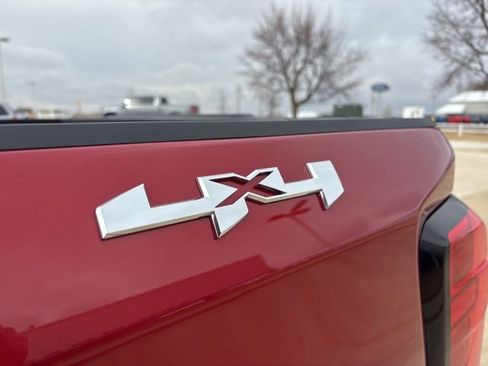 Used 2026 GMC Sierra 1500 SLT w/ SLT Premium Package image 10