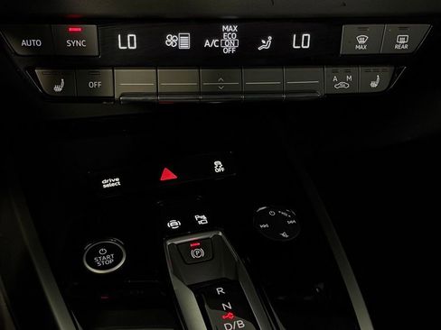 Used 2024 Audi Q4 e-tron Premium Plus w/ Premium Plus image 17