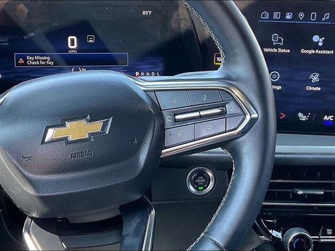 Used 2024 Chevrolet Traverse LT FWD image 16