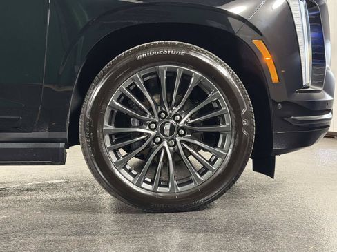 Used 2026 Cadillac Escalade Platinum Sport AWD/4WD image 3