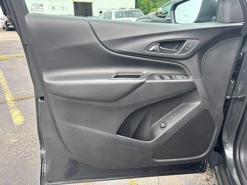 Used 2019 Chevrolet Equinox LT AWD/4WD image 17