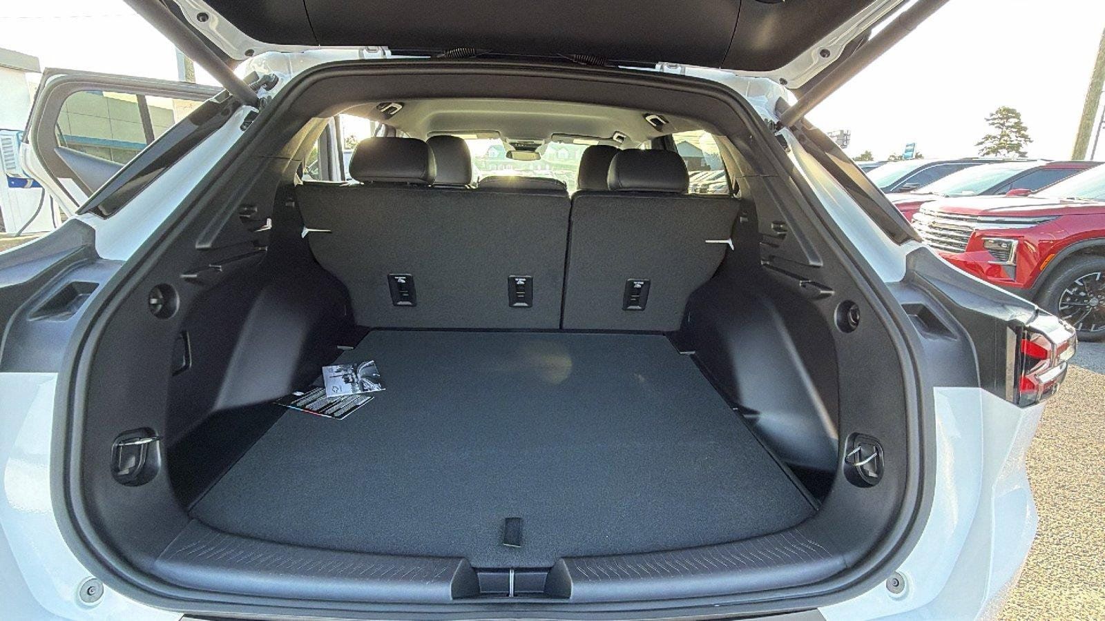 New 2026 Chevrolet Equinox EV LT FWD image 12
