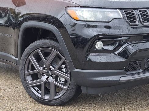 New 2026 Jeep Compass Limited w/ Limited Altitude Pack image 3