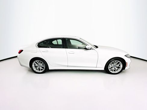 Used 2025 BMW 330i Sedan image 10