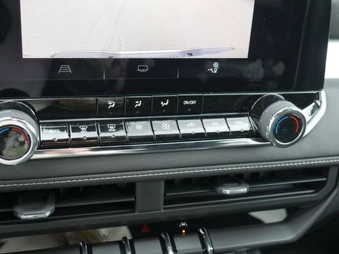 Used 2023 Chevrolet Colorado LT w/ LT Convenience Package image 20