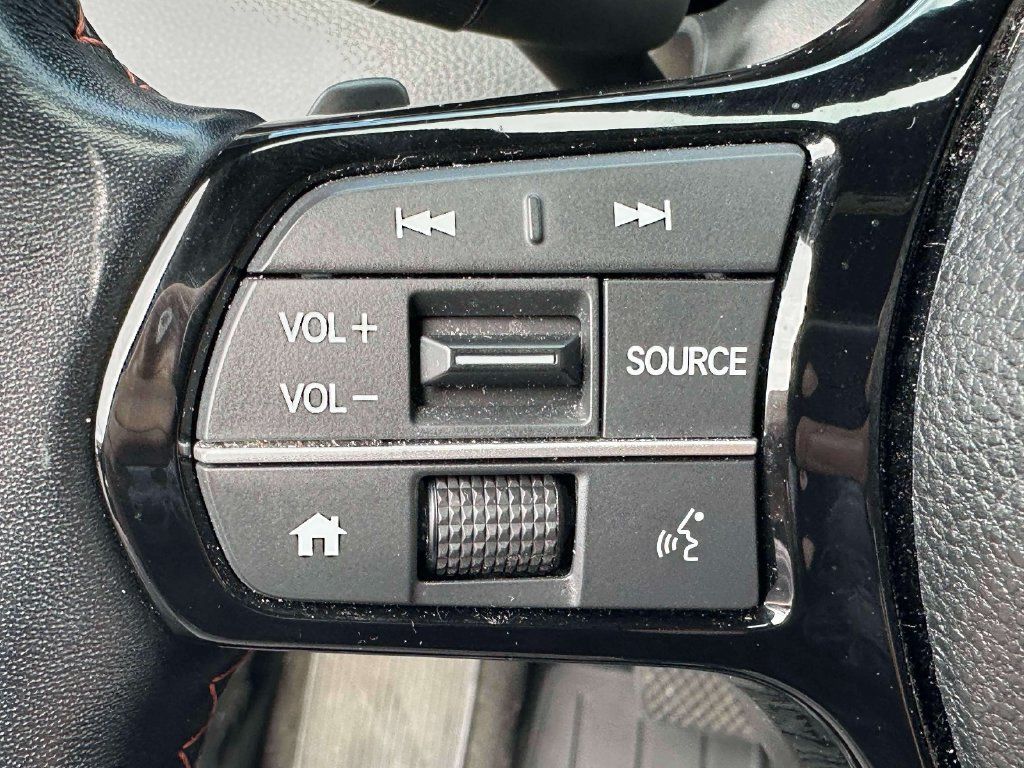Used 2023 Honda Pilot Sport image 17