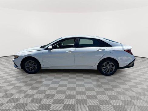 Used 2024 Hyundai Elantra SEL FWD image 6